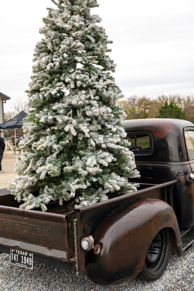 Christmas on Crestland holiday market in Lucas TX with local vendors. Lindsay Taylor Real Estate Group; Dallas Texas Realtor; Dallas Real Estate Agent